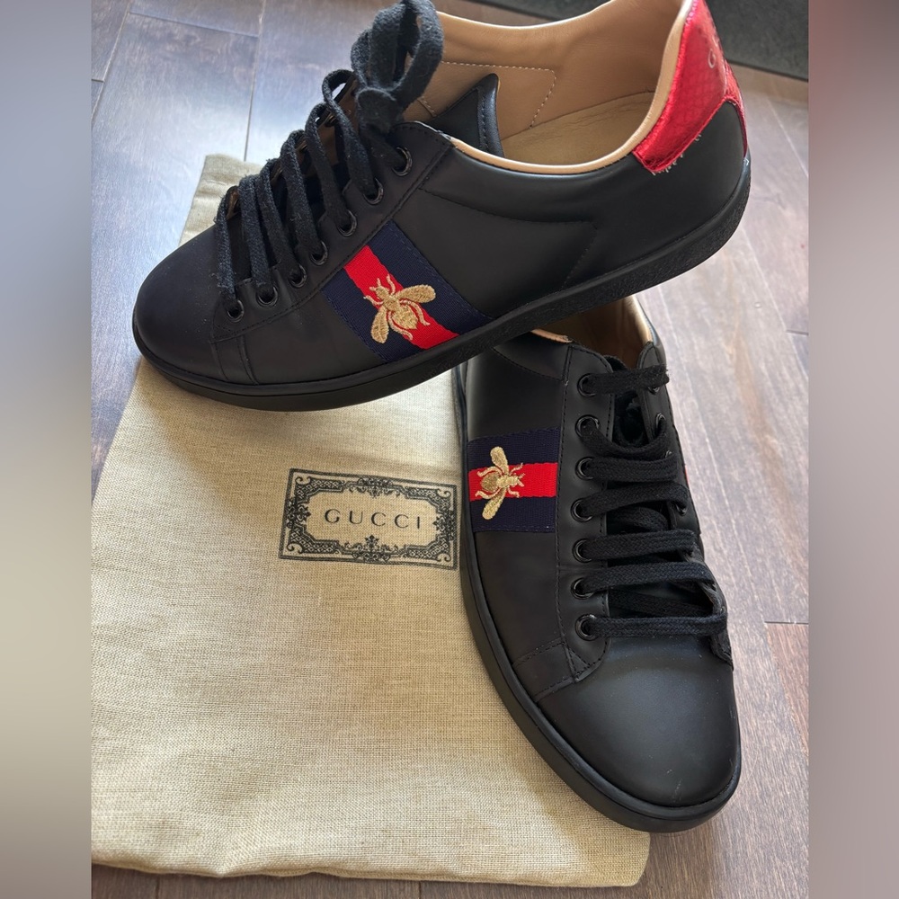Gucci Black and Red Sneakers with Embroidered Detail - Unisex